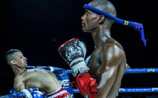 Top king fighter doing Wai Kru before his fight
